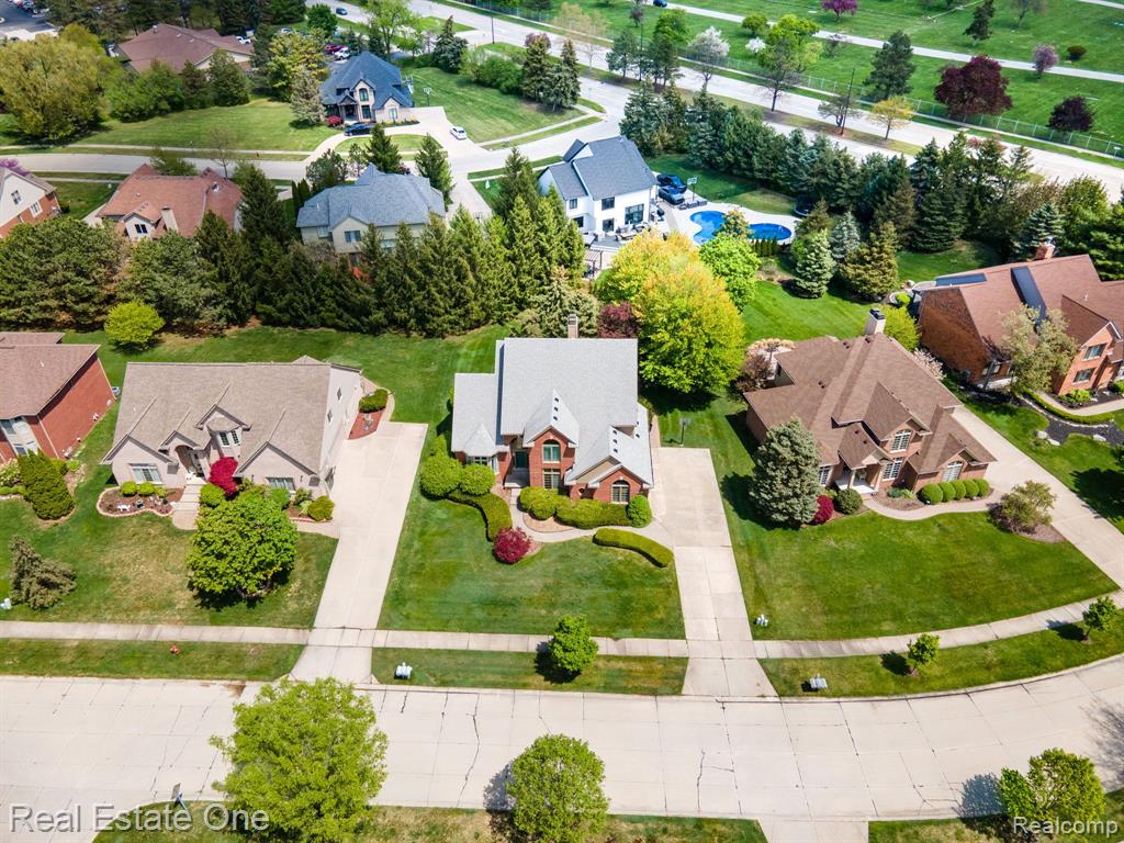 4458 HYCLIFFE Drive, Troy, MI 48098 — Photo 2