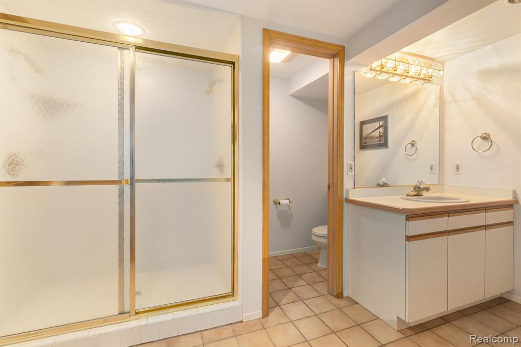 4597 Broughton Drive, Bloomfield Hills, MI 48301 — Photo 40