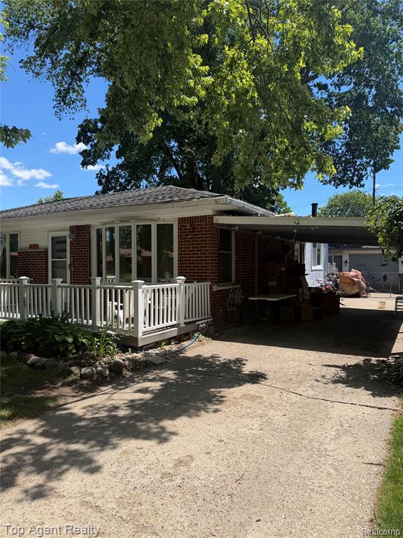 8774 Shannon Drive, Sterling Heights, MI 48314 — Photo 2