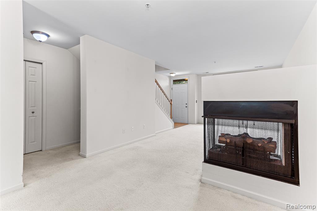 39621 SPRINGWATER Drive, Northville, MI — Photo 10
