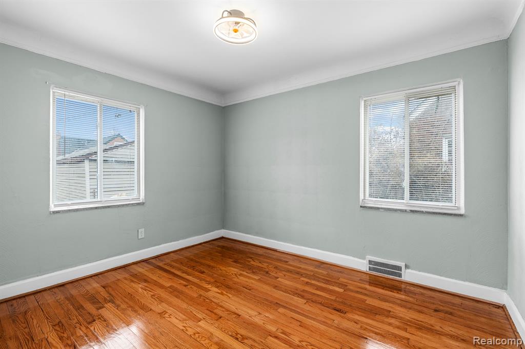 9550 ROBSON Street, Detroit, MI 48227 — Photo 11