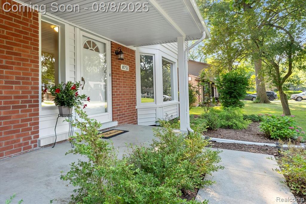 8751 Woodside Drive, Grosse Ile, MI 48138 — Photo 3
