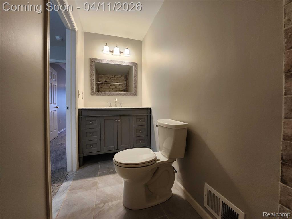 50642 Woodbury Drive, New Baltimore, MI 48047 — Photo 10