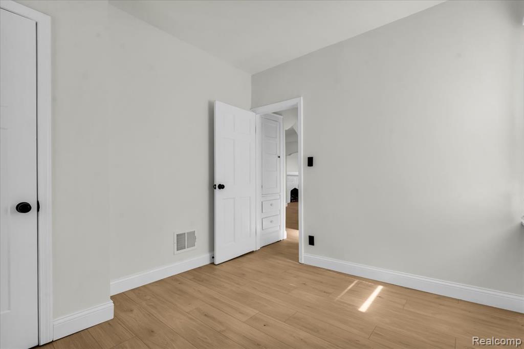 5777 Lakepointe Street, Detroit, MI 48224 — Photo 12