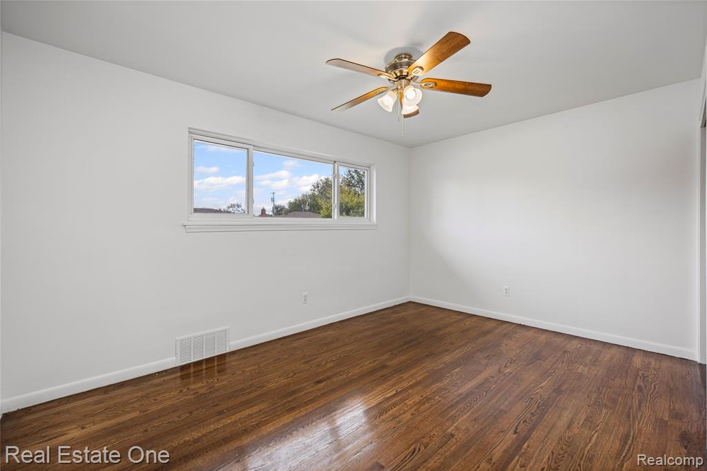 8177 Gary Avenue, Westland, MI — Photo 28