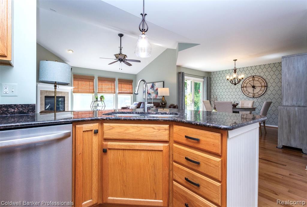 10820 Bouldercrest Drive N, South Lyon, MI 48178 — Photo 18