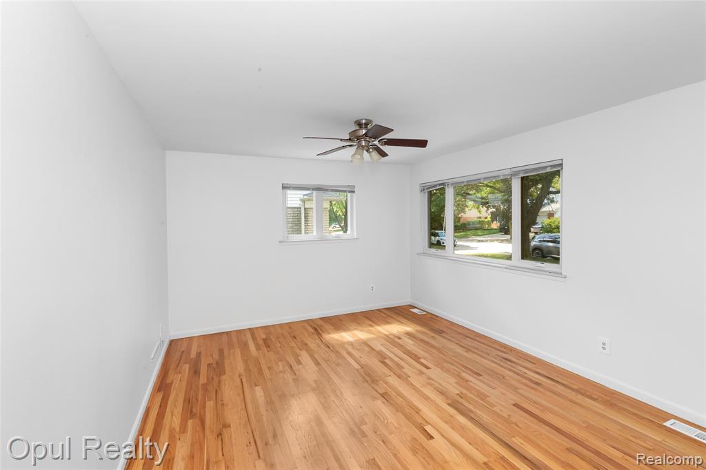 8732 Holly Drive, Canton, MI 48187 — Photo 11