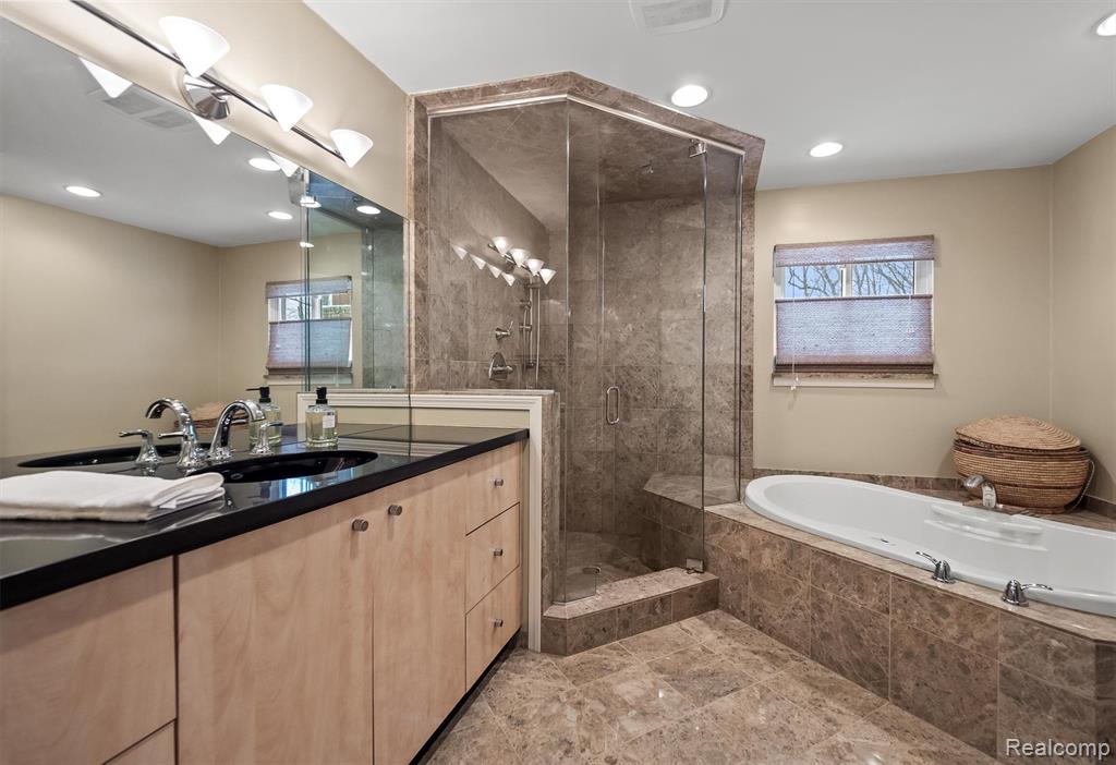 6018 Glen Eagles Drive, West Bloomfield, MI 48323 — Photo 26
