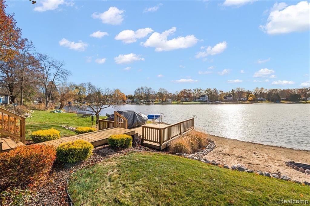 6738 GRAND BEACH Drive, Brighton, MI 48114 — Photo 6