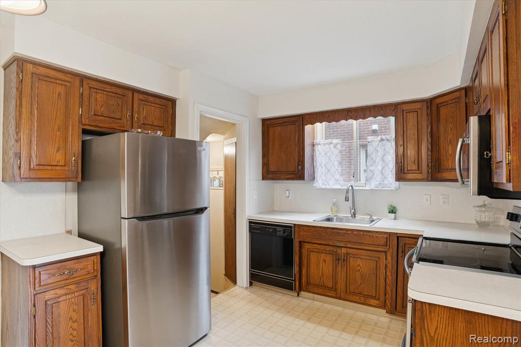 540 N York Street, Dearborn, MI 48128 — Photo 11