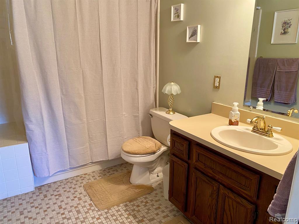 41962 STRATTON Drive, Clinton Twp, MI 48038 — Photo 38