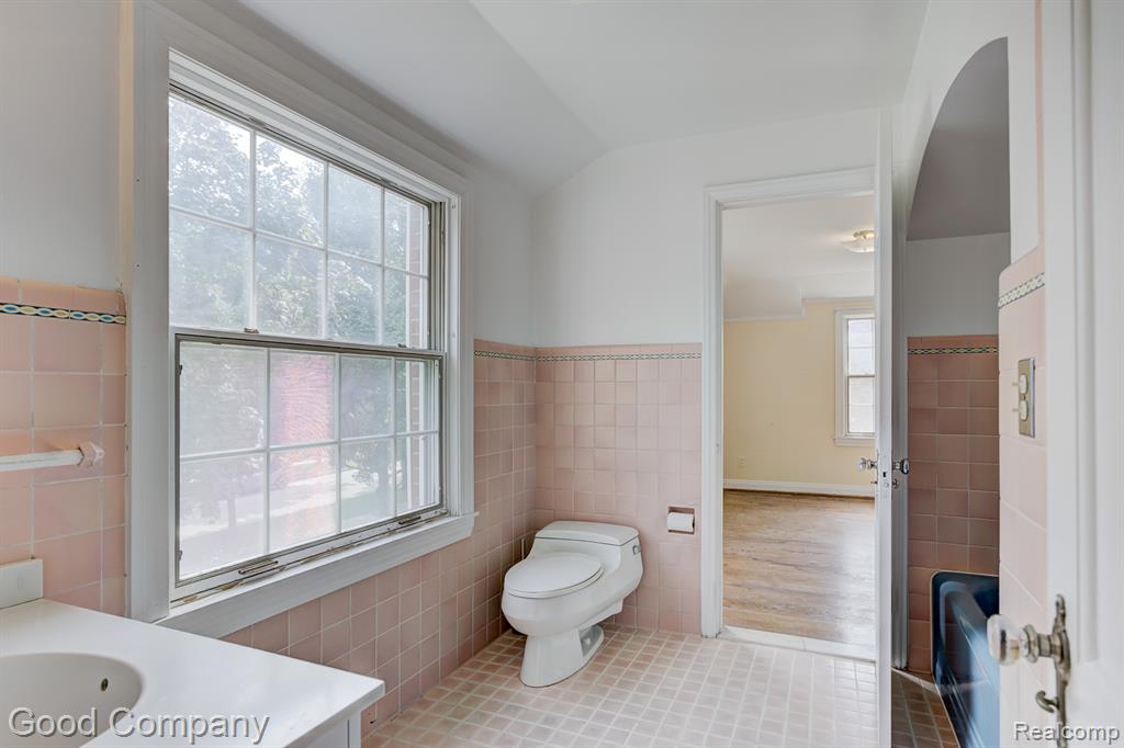 20 OXFORD Boulevard, Pleasant Ridge, MI — Photo 45