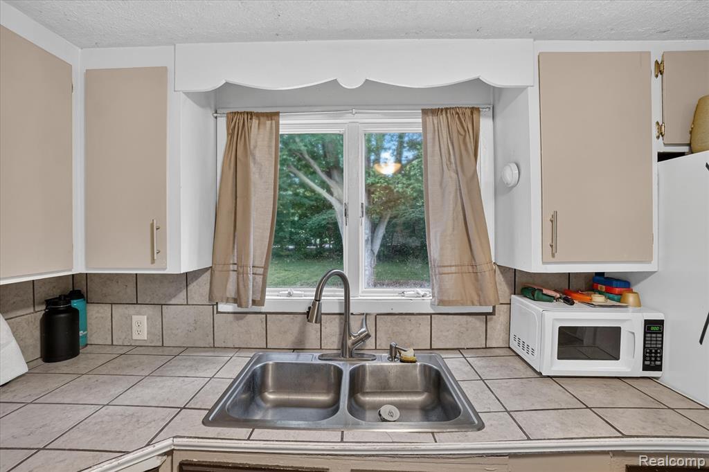535 E Hubble Street, Hastings, MI 49058 — Photo 14