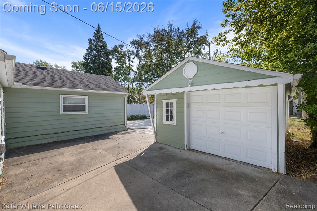 608 E Windemere Avenue, Royal Oak, MI 48073 — Photo 28