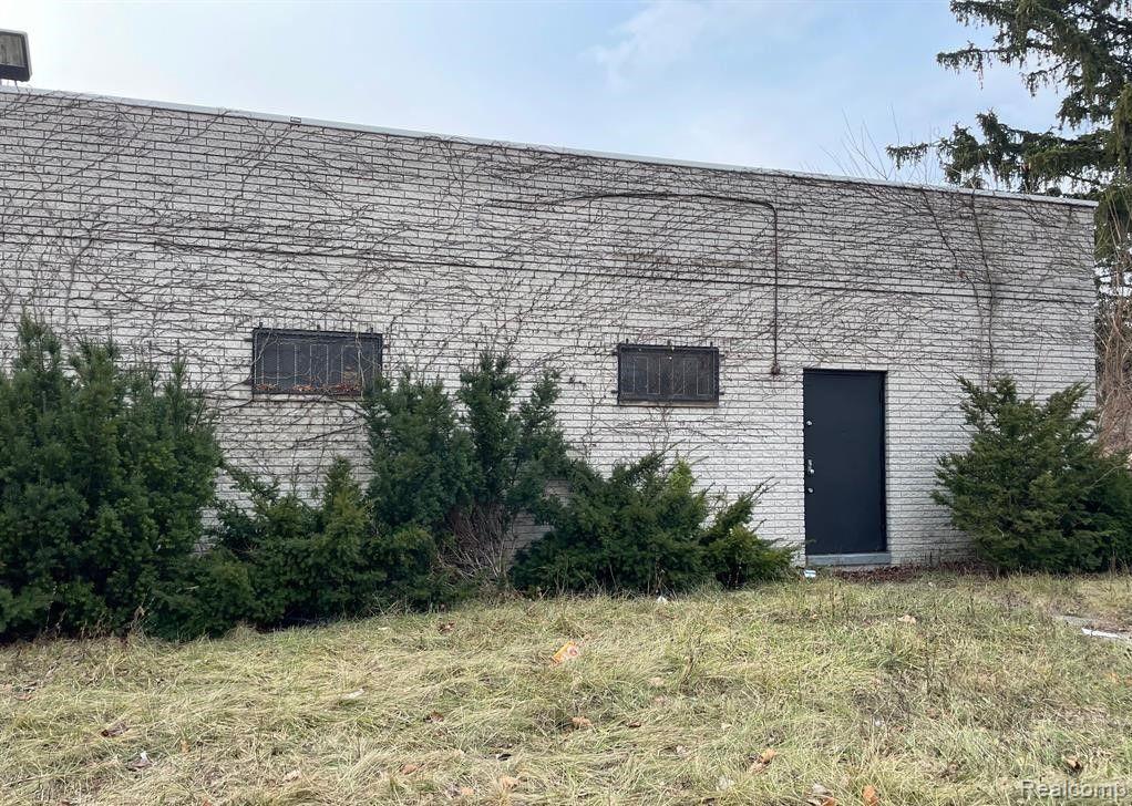 503 W GRAND Boulevard - Photo 2