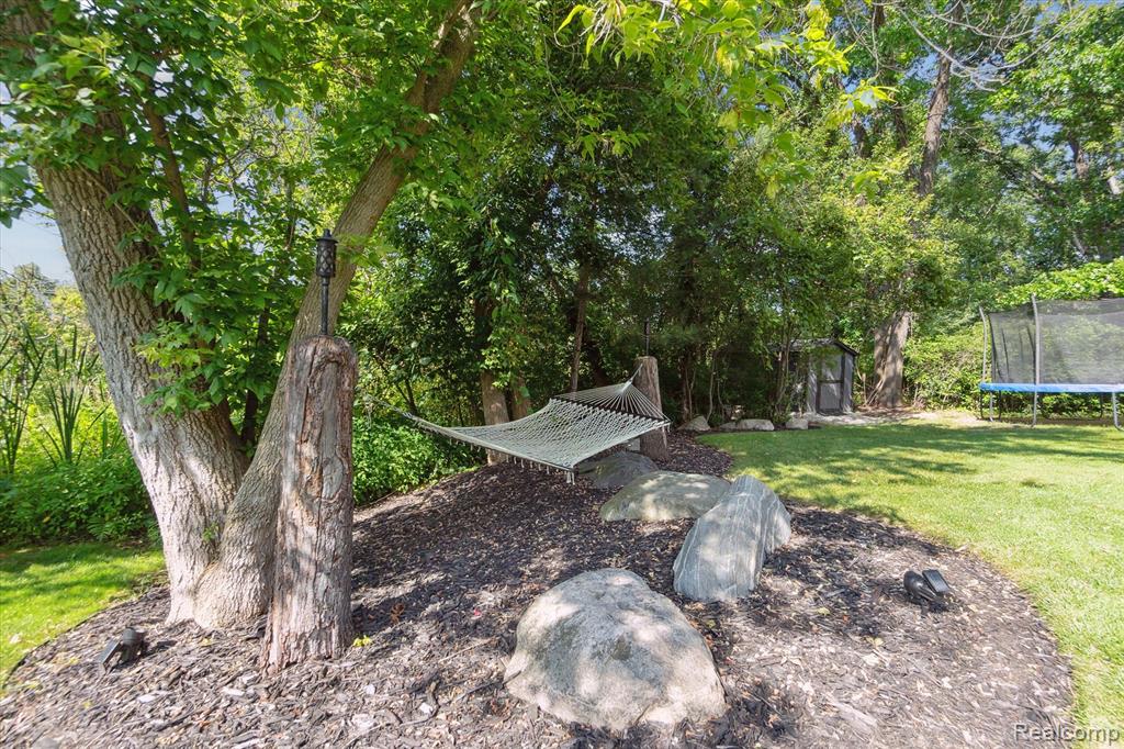 4348 Oak Tree Trail, Fenton, MI 48430 — Photo 55