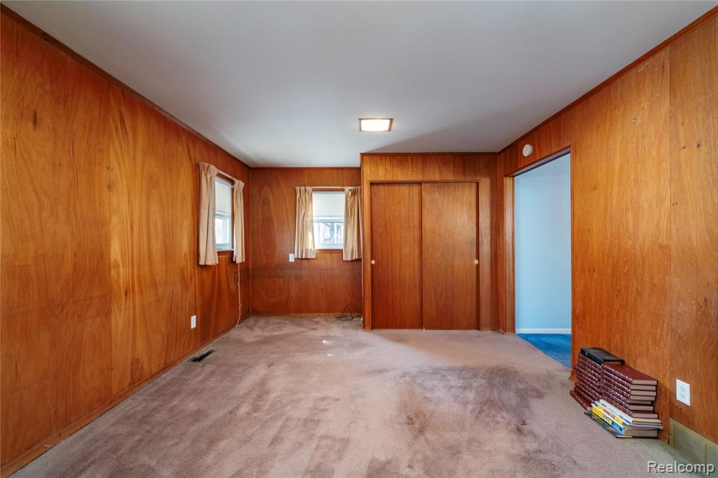 9042 Harrison Street, Livonia, MI 48150 — Photo 20