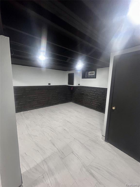 6881 N Vernon Street, Dearborn Heights, MI 48127 — Photo 16