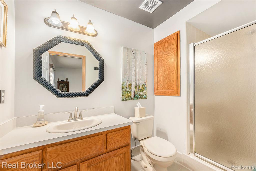 50155 OXFORD Drive, Macomb, MI 48044 — Photo 11