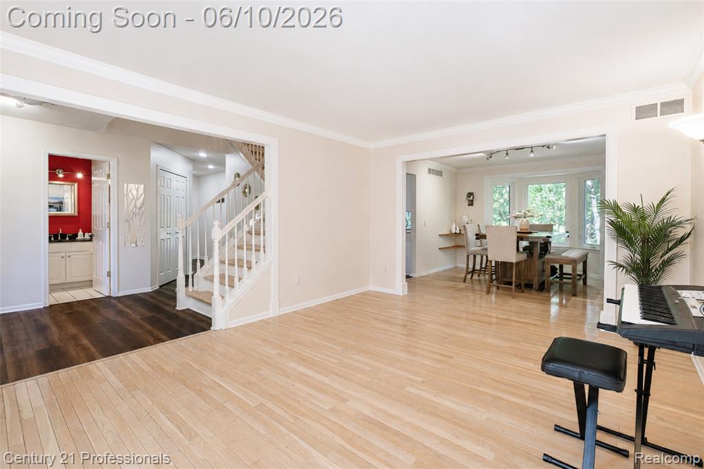425 Cherry Grove Lane, Walled Lake, MI 48390 — Photo 14