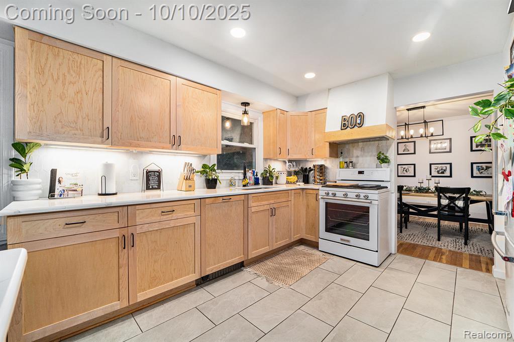 4843 Regency Drive, Shelby Twp, MI 48316 — Photo 7