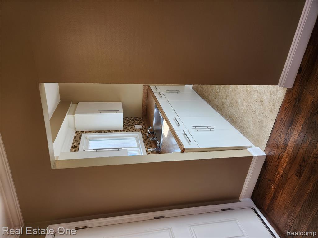 8741 W 9 Mile Road, Oak Park, MI 48237 — Photo 6