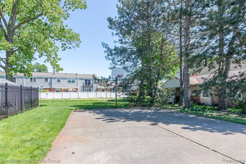 24606 BASHIAN Drive, Novi, MI — Photo 33