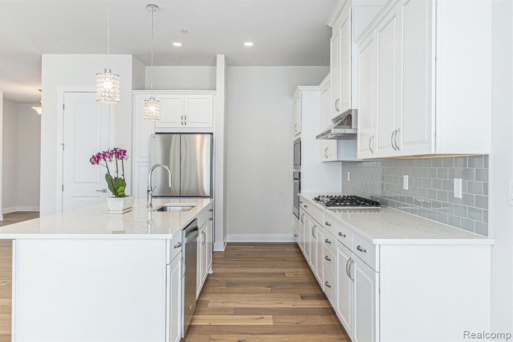 611 PINE Circle, Ann Arbor, MI 48105 — Photo 16