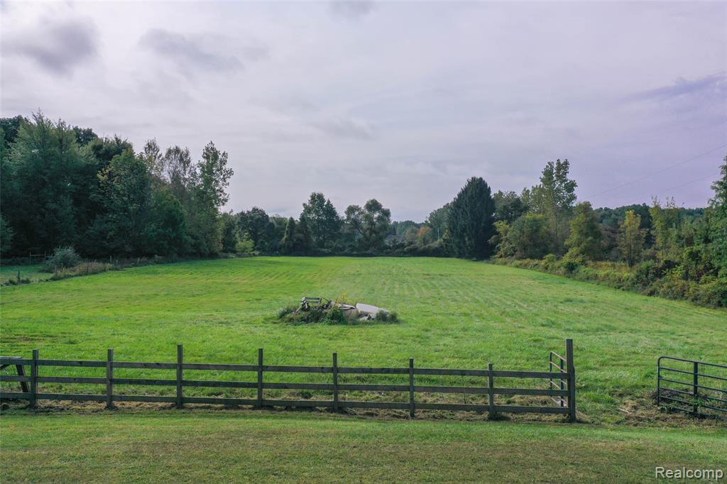 11141 Farrand Road, Montrose, MI 48457 — Photo 45