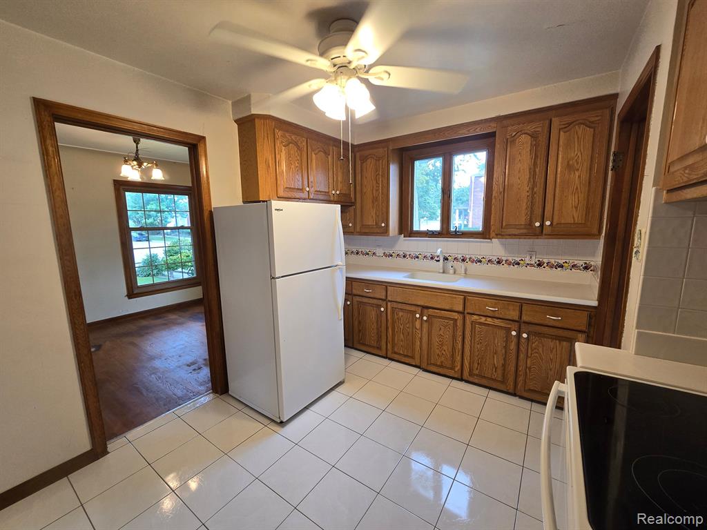 950 N YORK Street, Dearborn, MI 48128 — Photo 8