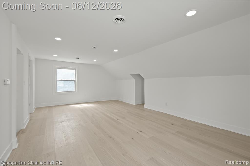 22502 Beach Street, Saint Clair Shores, MI 48081 — Photo 12