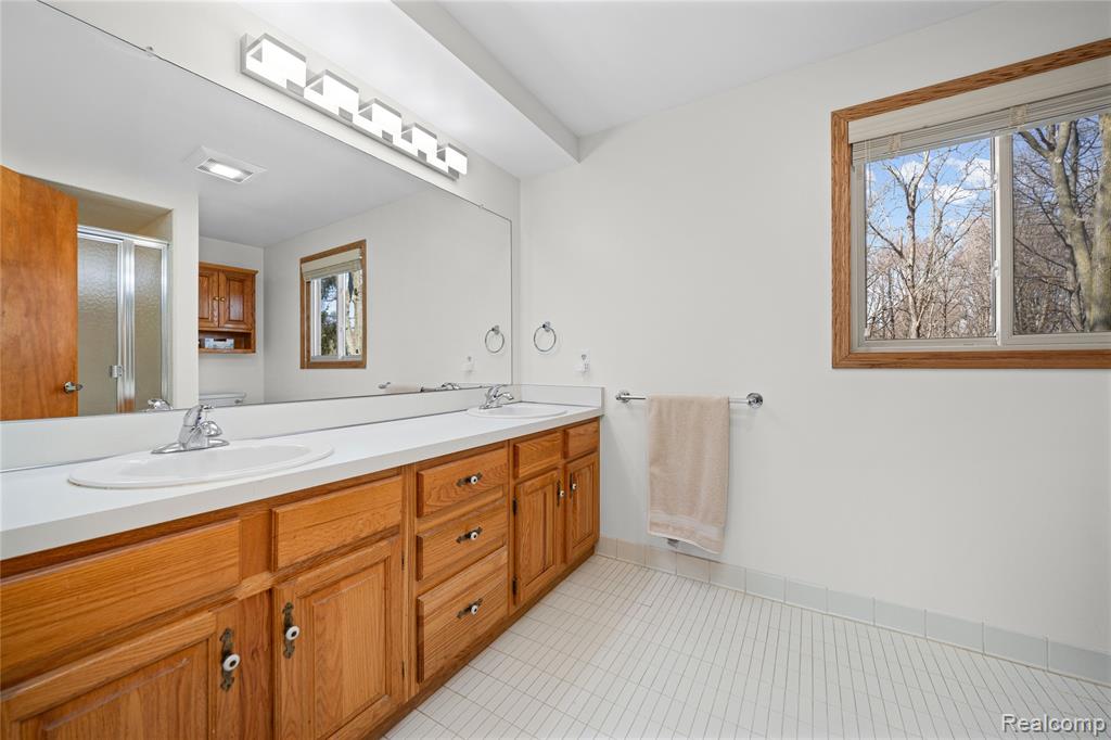 28867 Appleblossom Lane, Farmington, MI 48331 — Photo 20