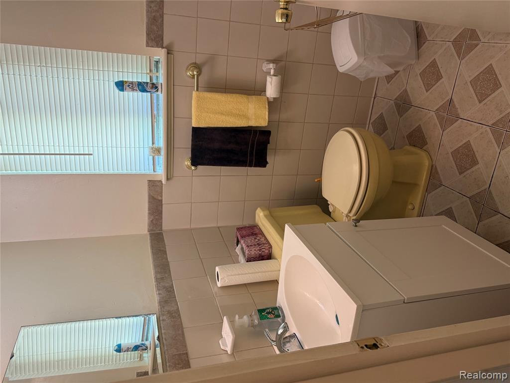 570 Clinton River Drive, Mount Clemens, MI 48043 — Photo 8
