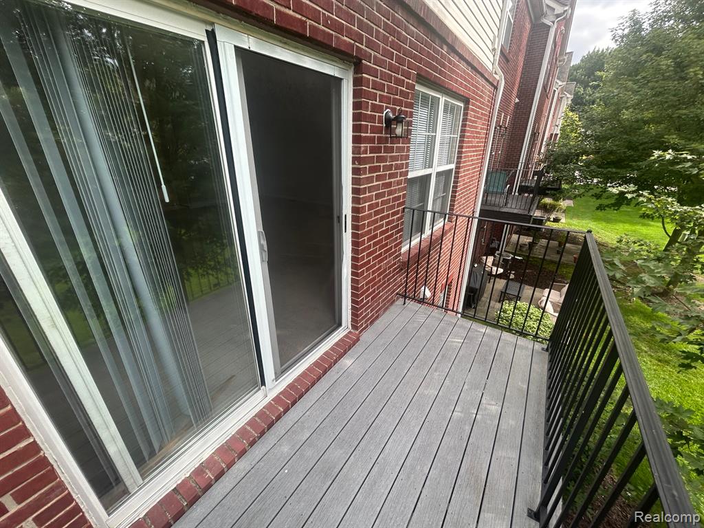 674 CHERRY ORCHARD Road, Canton, MI 48188 — Photo 33