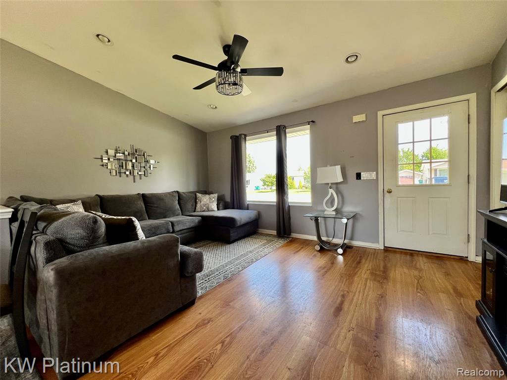 1097 Quain Lane, Port Huron, MI 48060 — Photo 2