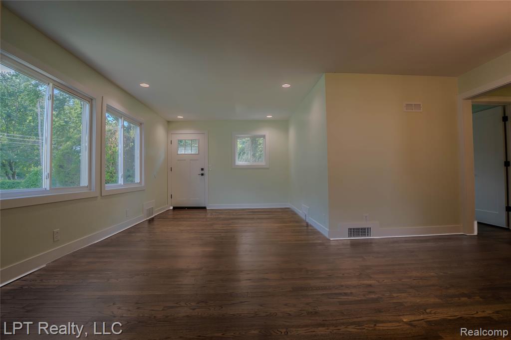 19412 Gaylord, Redford, MI 48240 — Photo 5