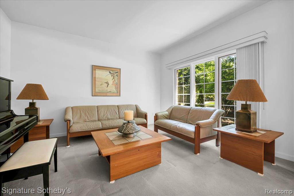 6925 Elm Park Drive, Troy, MI 48098 — Photo 2