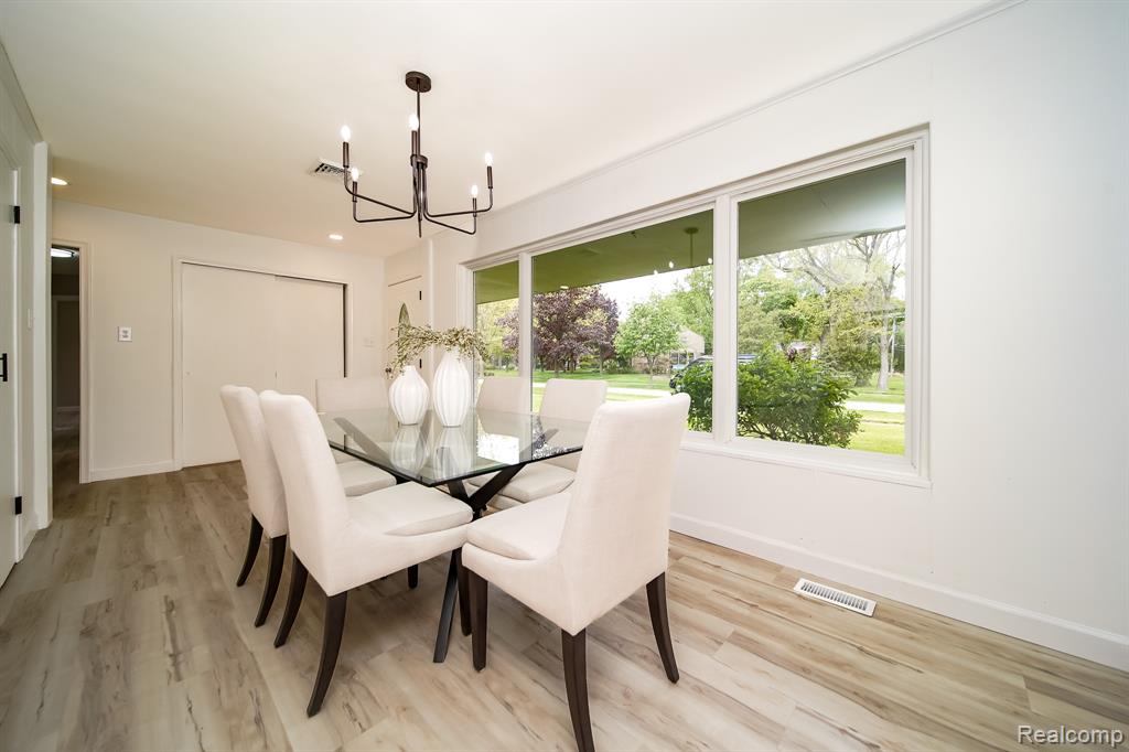 19041 Bungalow Drive, Lathrup Village, MI 48076 — Photo 39