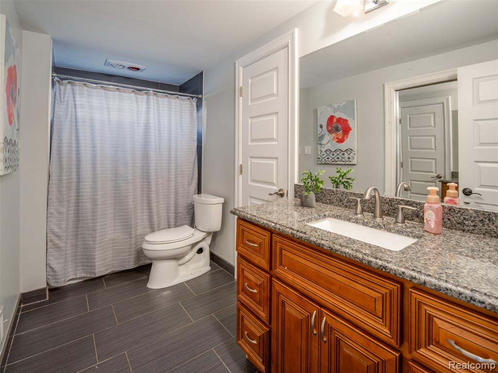 23750 E River Road, Grosse Ile, MI, 48138