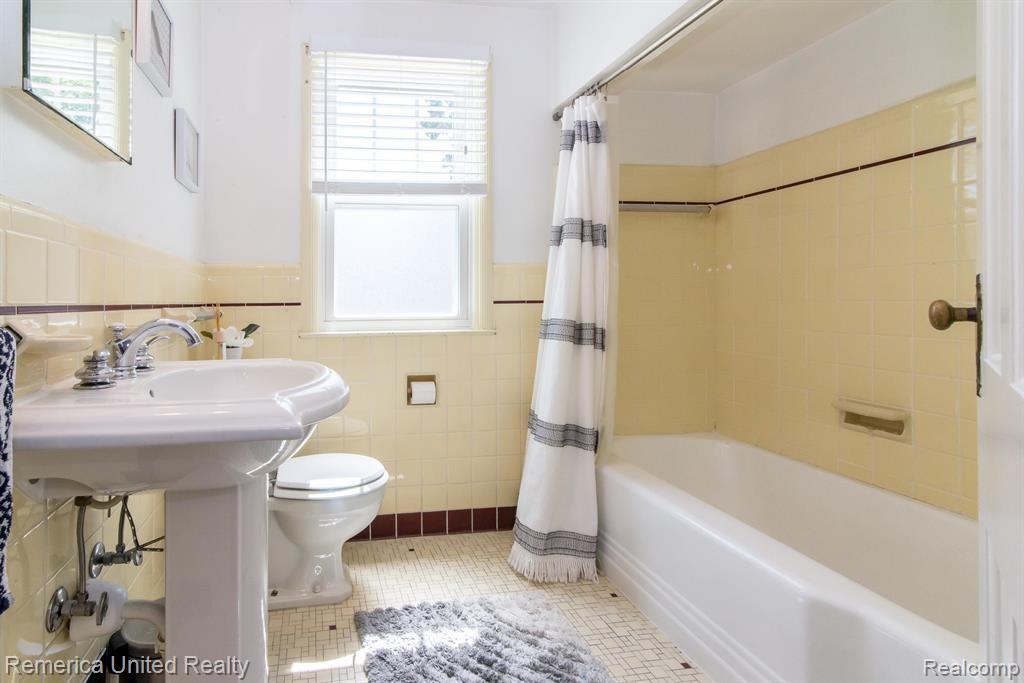 9915 Ingram Street, Livonia, MI 48150 — Photo 24