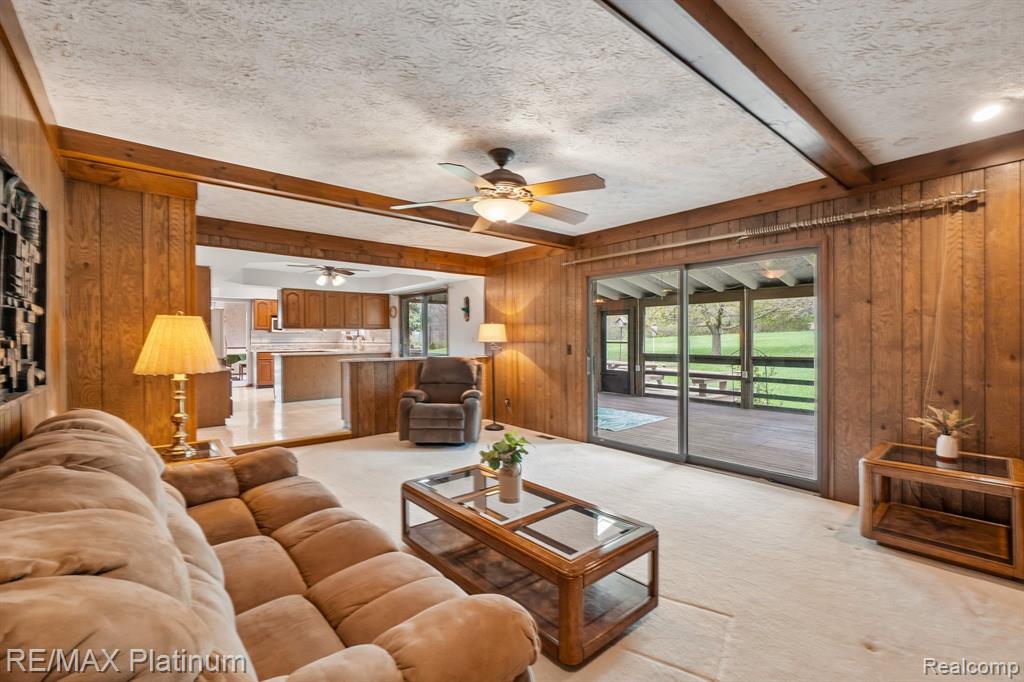 555 Crawford Farm Lane, Milford, MI 48380 — Photo 8