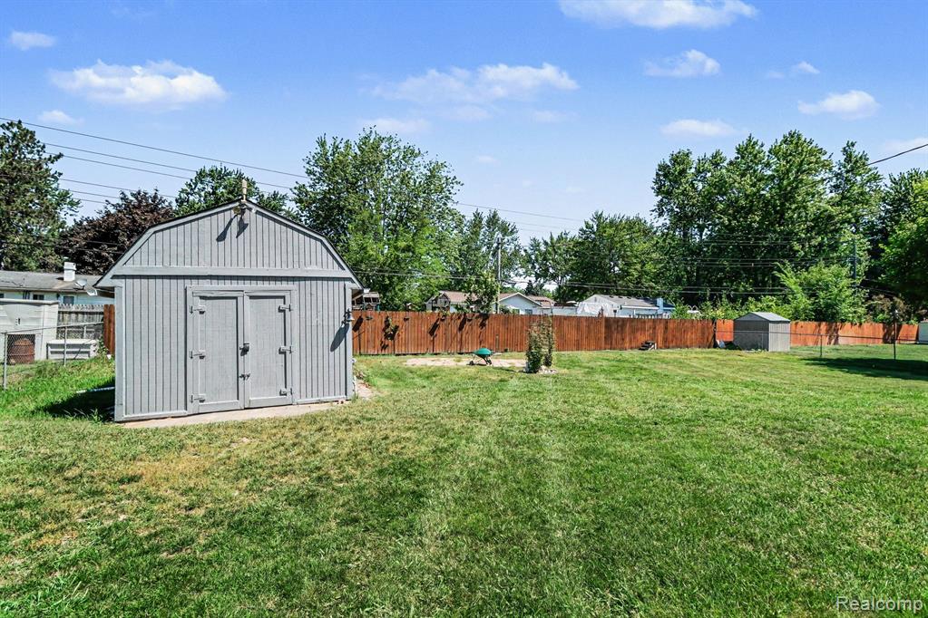 4660 Woodhull Drive, Clarkston, MI — Photo 28
