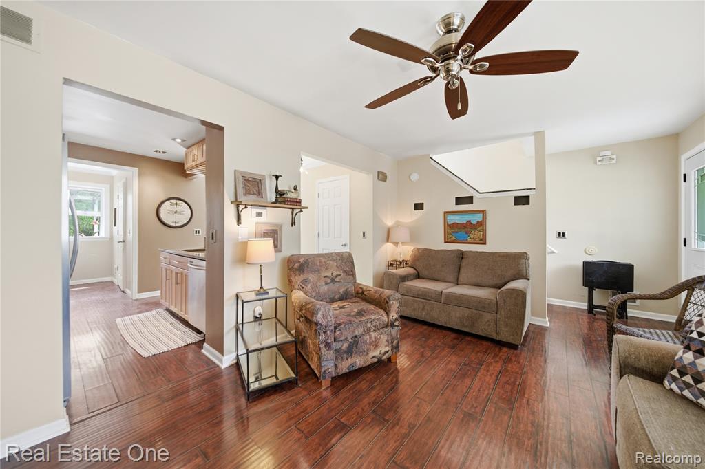 415 Ventnor Commons, Howell, MI 48843 — Photo 7