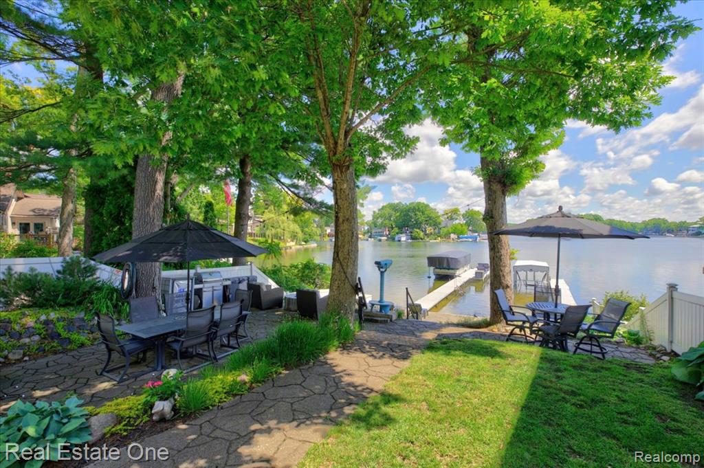 836 Pine Tree Road W, Lake Orion, MI 48362 — Photo 58