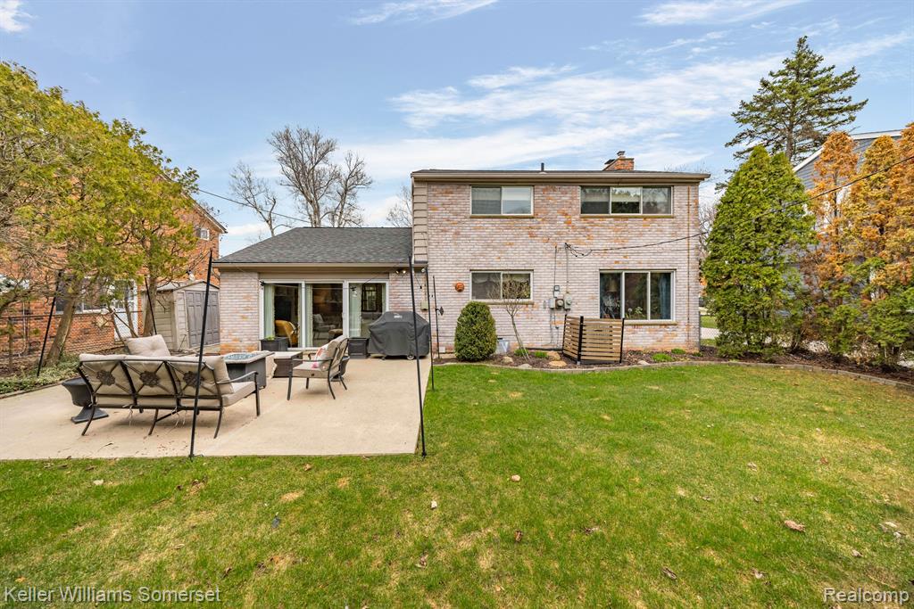 839 COOK Road, Grosse Pointe Woods, MI 48236 — Photo 35