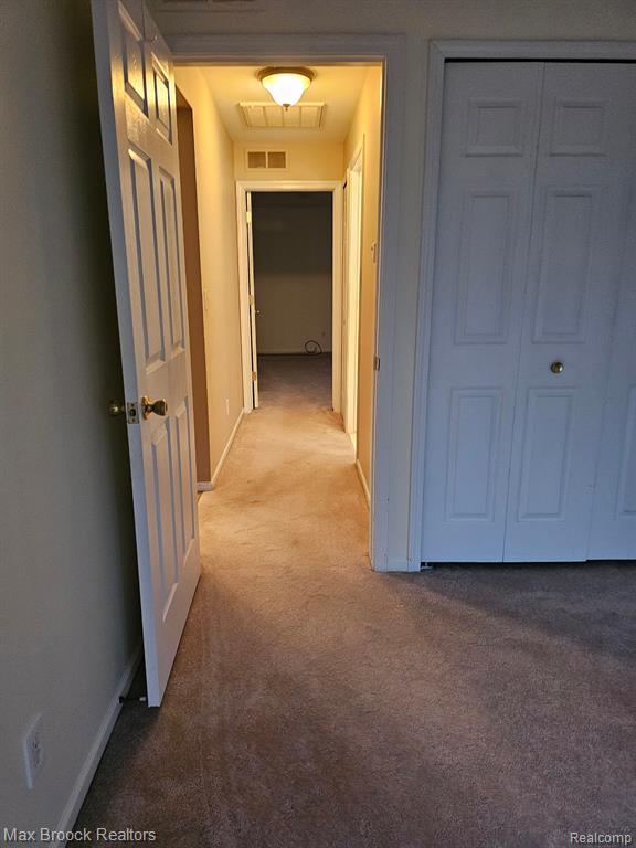 4257 BERKSHIRE Drive, Sterling Heights, MI 48314 — Photo 19