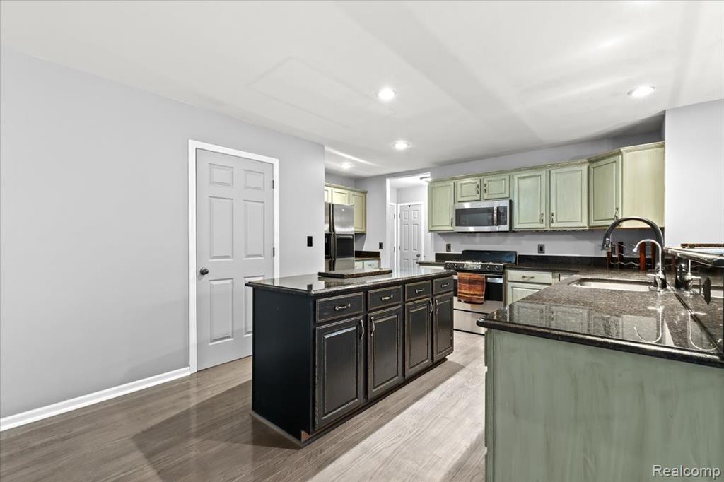 8477 Mist Field Court, Howell, MI 48843 — Photo 10