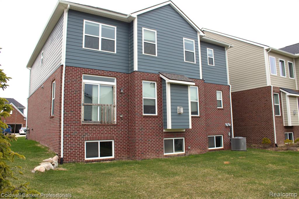 48372 FIELDSTONE Drive, Northville, MI — Photo 30