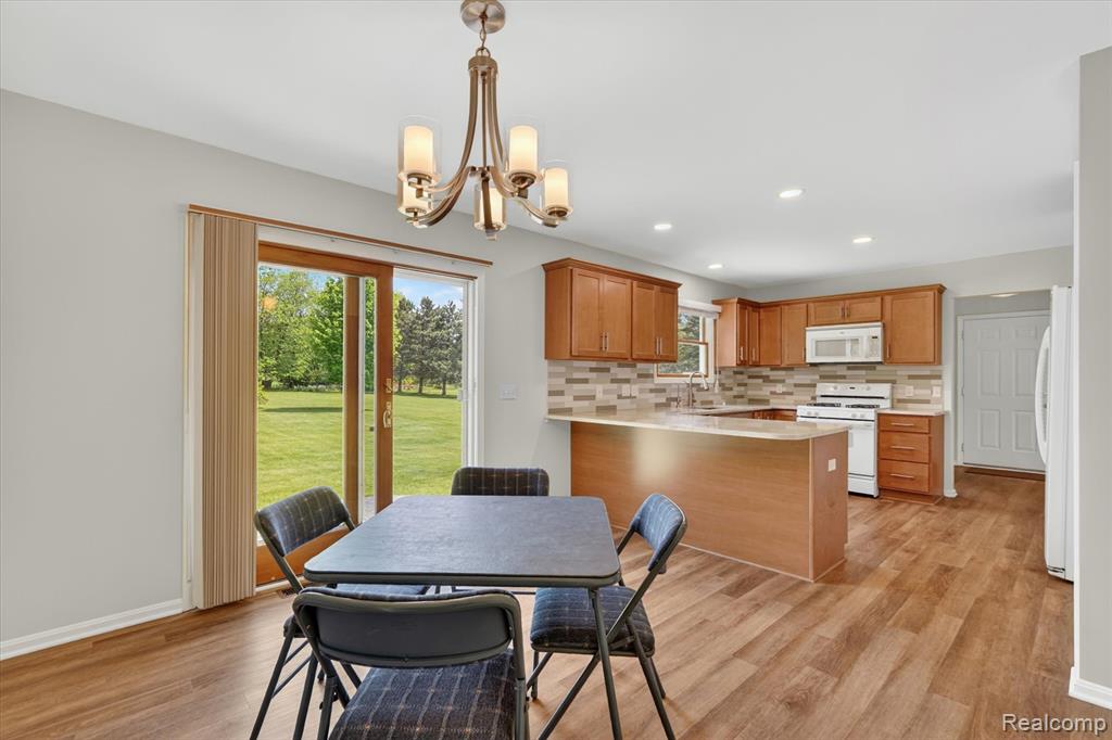 2724 Ore Valley Drive, Hartland, MI 48353 — Photo 13