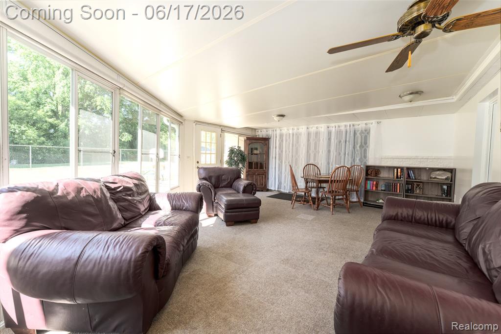 921 E Northfield Avenue, Pontiac, MI 48340 — Photo 11